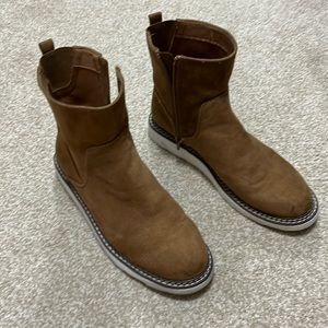 Universal Thread women’s boots